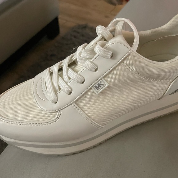 Fabulous never worn Michael Kors - Picture 2 of 2